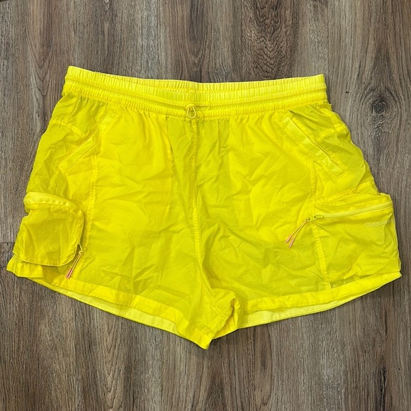 NWT Outdoor Voices Windbreaker 3 inch Short Limoncello XL - Picture 2 of 8